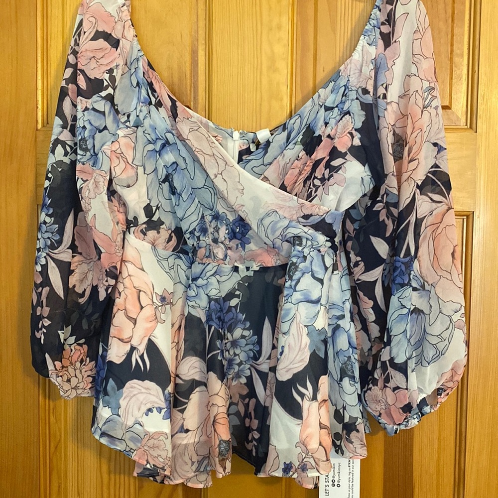 Yumi Kim floral cross over blouse with empire waist and flowy bottom NWT Medium